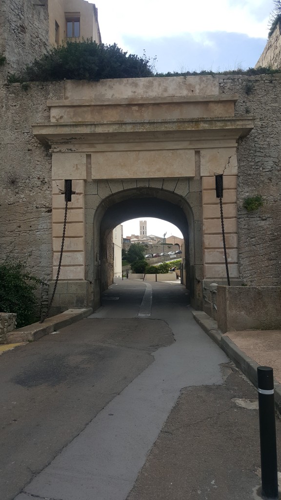 Une des portes d'accès à la citadelle de Bonifacio