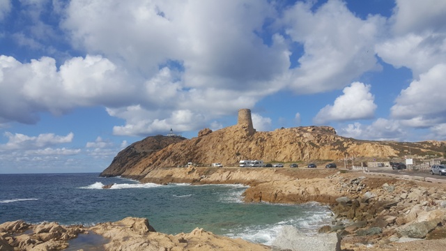 Arrivée sur l'île de la Pietra - La tour de la Pietra