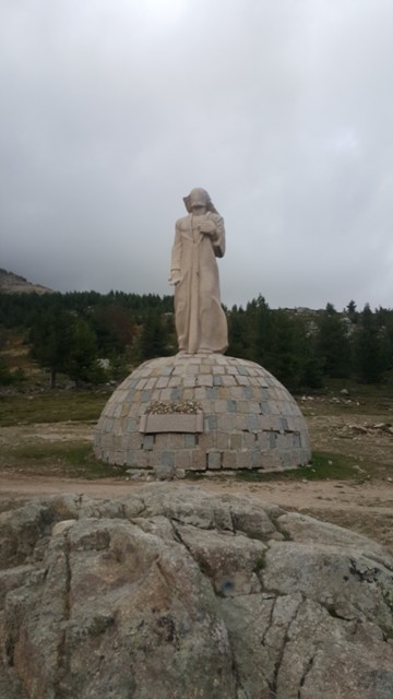 Monument au sommet du col de Vergio