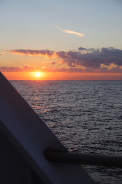 Coucher de soleil en pleine mer