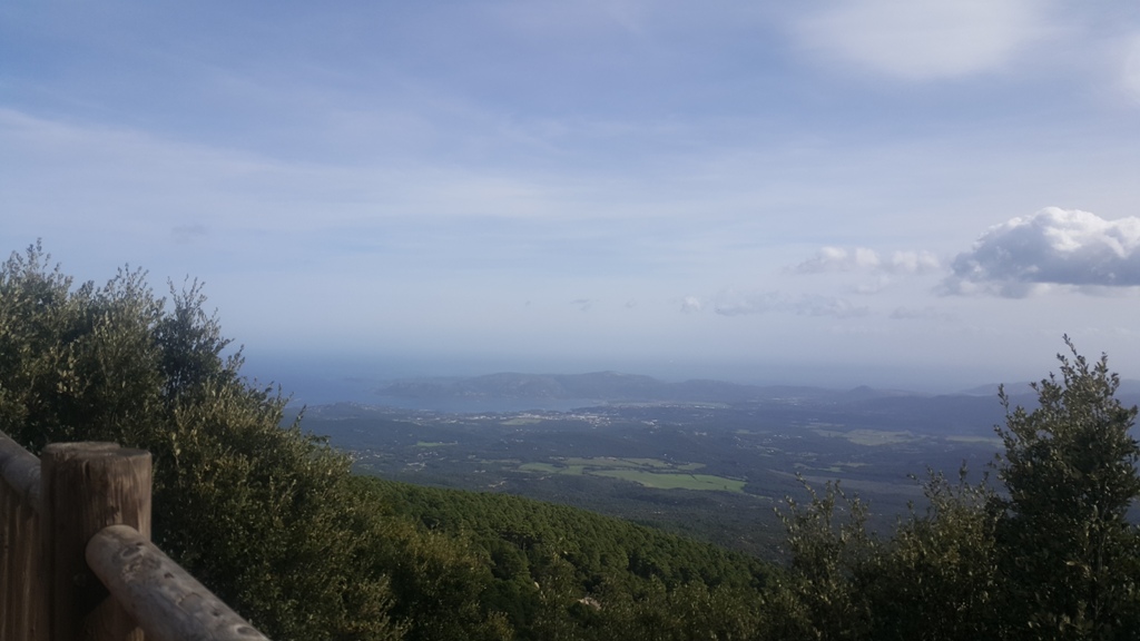 Palombaggia vu depuis l'Ospédale Palombaggia vu depuis l'Ospédale