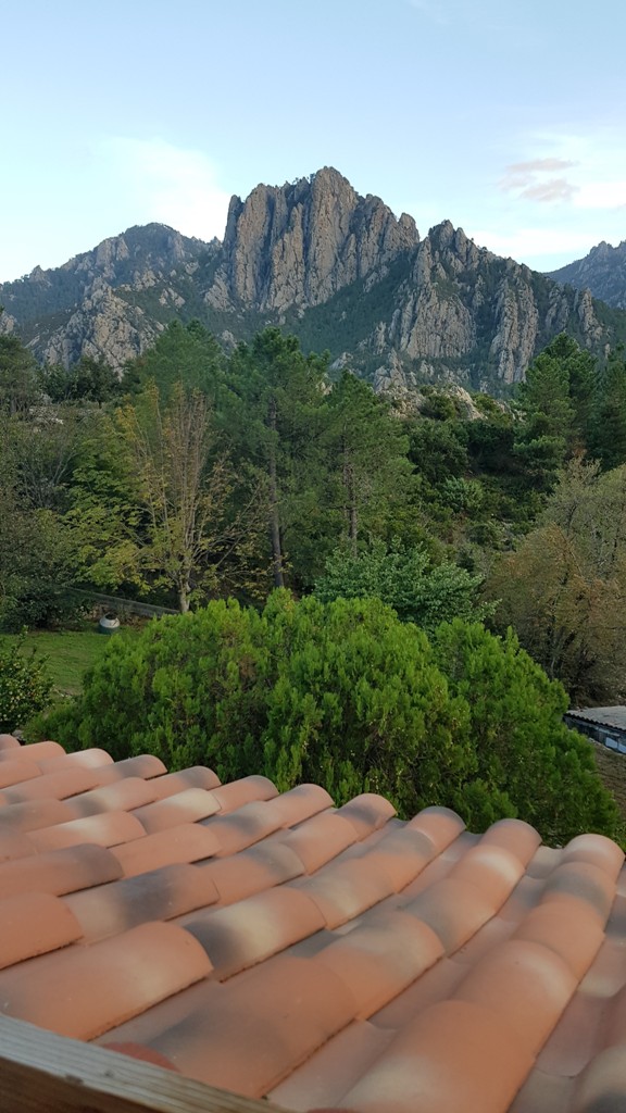 Kyrié Eleïson depuis notre chambre d'hôte Kyrié Eleïson depuis notre chambre d'hôte