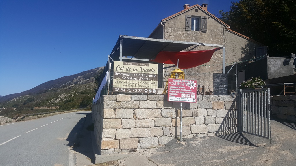 Auberge au sommet du col de la Vaccia L'auberge au sommet du col de la Vaccia
