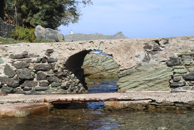 Port de Barcaggio - La jetée