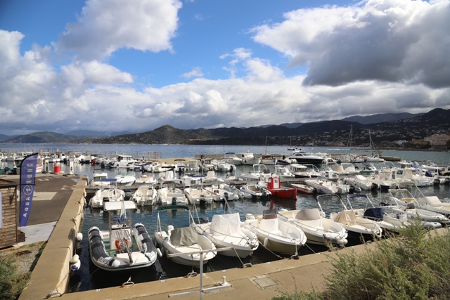 Arrivée sur l'île de la Pietra - Le Port